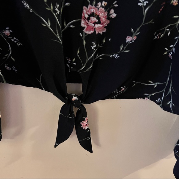 Lovely Blouse - Picture 3 of 6